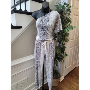 Cherish Snakeskin Print One Shoulder Jumpsuit Women’s Size M Gray White